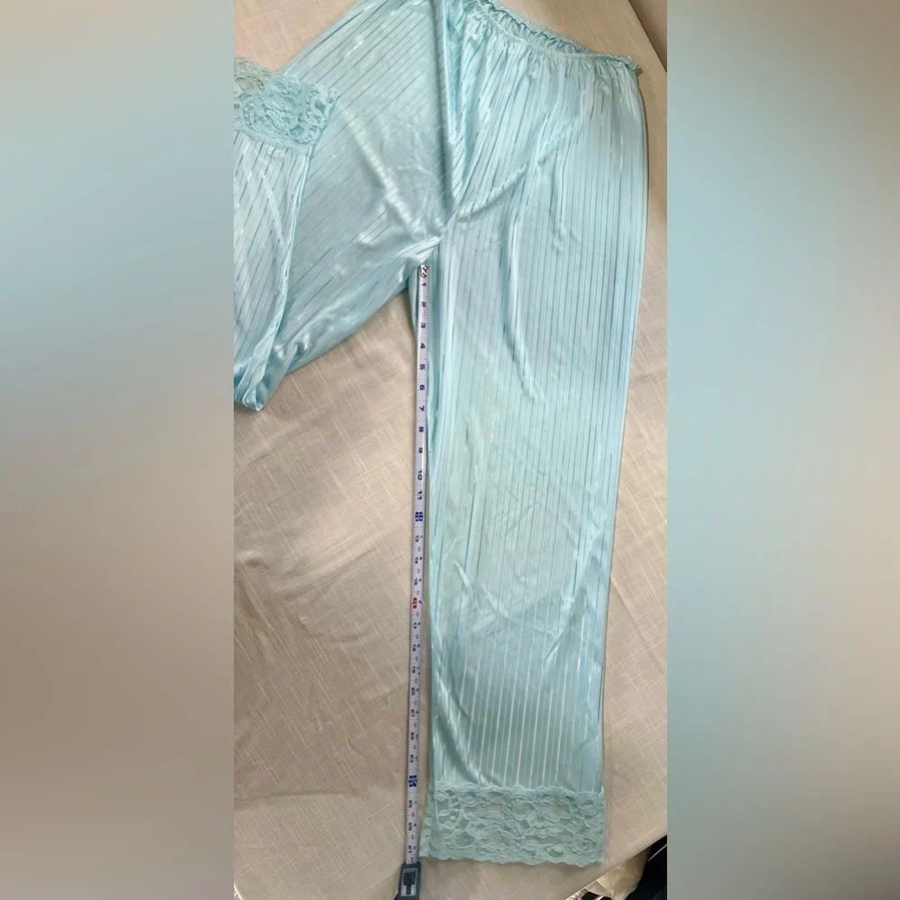 ⭐️ Vintage Scentimental Nights Light Blue Lace Chemise Lounge‎ Set Est Size L.